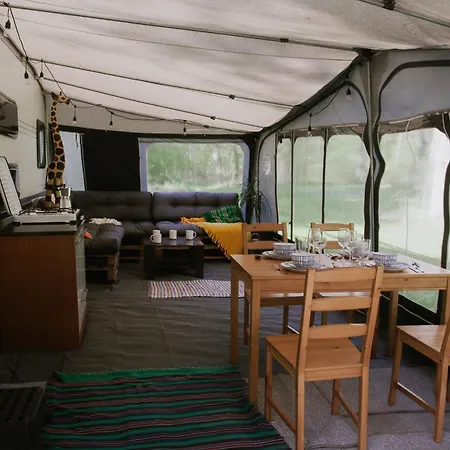 Campingplads Szumi Las, Szumi Morze - Przyczepa Na Pieknej Prywatnej Dzialce *