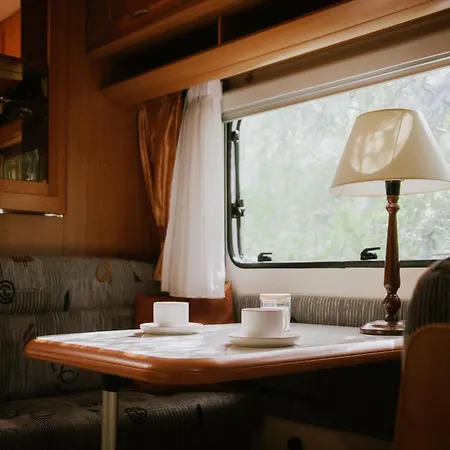 Campingplatz Szumi Las, Szumi Morze - Przyczepa Na Pieknej Prywatnej Dzialce