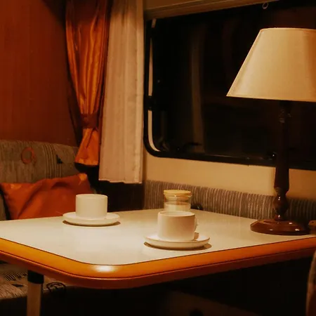 Campingplads Szumi Las, Szumi Morze - Przyczepa Na Pieknej Prywatnej Dzialce Dębki